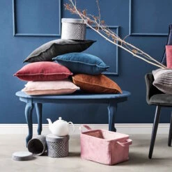 Kissen L 45 X B 45cm COTTON VELVET In Hellbraun 13 Kissen L 45 X B 45cm COTTON VELVET In Hellbraun -Einrichtungsgeschäft butlers kissen l 45 x b 45cm cotton velvet in hellbraun 4