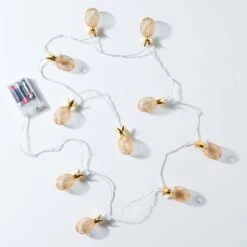 LED-Lichterkette Ananas 10 Lichter Mit USB-Batteriefach MIAMI In Gold 10 LED-Lichterkette Ananas 10 Lichter Mit USB-Batteriefach MIAMI In Gold -Einrichtungsgeschäft butlers led lichterkette ananas 10 lichter mit usb batteriefach miami in gold 2