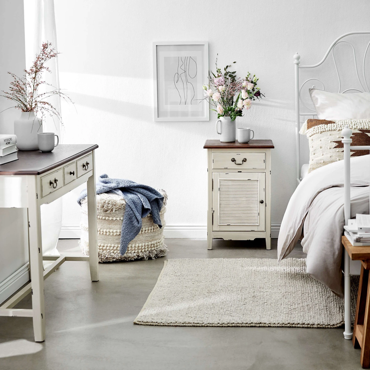 Nachttisch CABOTT COVE In Creme-Braun 16 Nachttisch CABOTT COVE In Creme-Braun – Bild 15