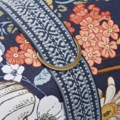 Picknickdecke L 175 X B 154cm BETWEEN FLOWERS In Dunkelblau 17 Picknickdecke L 175 X B 154cm BETWEEN FLOWERS In Dunkelblau -Einrichtungsgeschäft butlers picknickdecke l 175 x b 154cm between flowers in dunkelblau 5