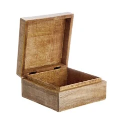 Truhe Mit Schnitzerei L 17 X B 17cm TREASURE In Hellbraun-Gold 12 Truhe Mit Schnitzerei L 17 X B 17cm TREASURE In Hellbraun-Gold -Einrichtungsgeschäft butlers truhe mit schnitzerei l 17 x b 17cm treasure in hellbraun gold 4